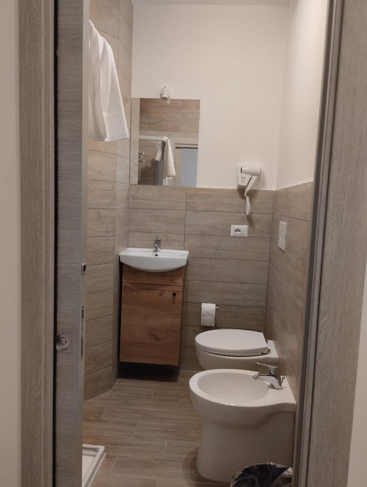 Residence E Appartamenti Cavallerizza 나폴리 외부 사진