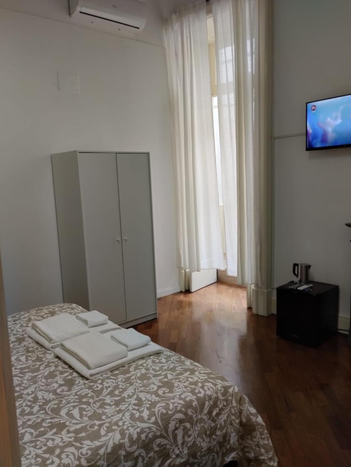 Residence E Appartamenti Cavallerizza 나폴리 외부 사진