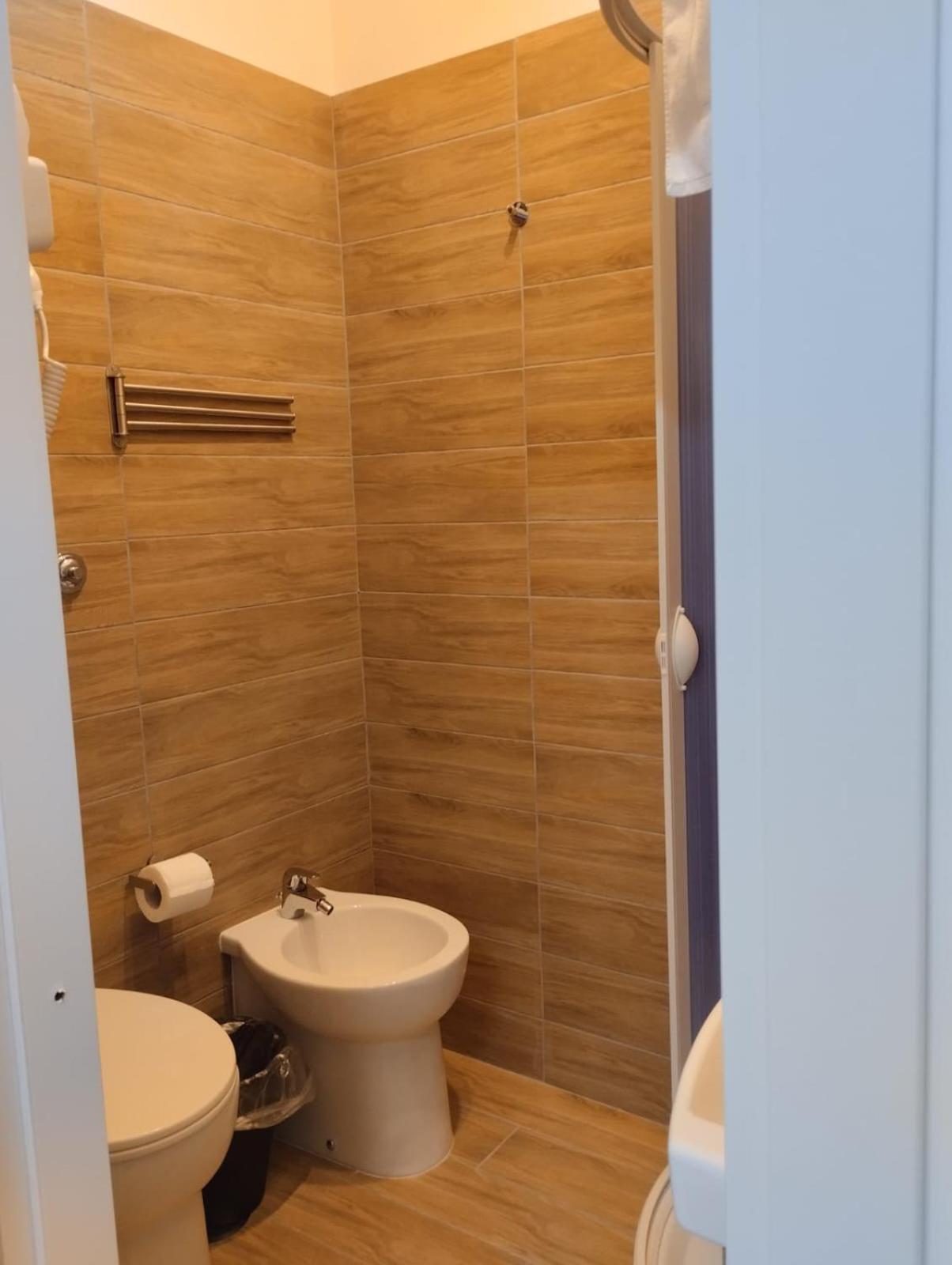 Residence E Appartamenti Cavallerizza 나폴리 외부 사진