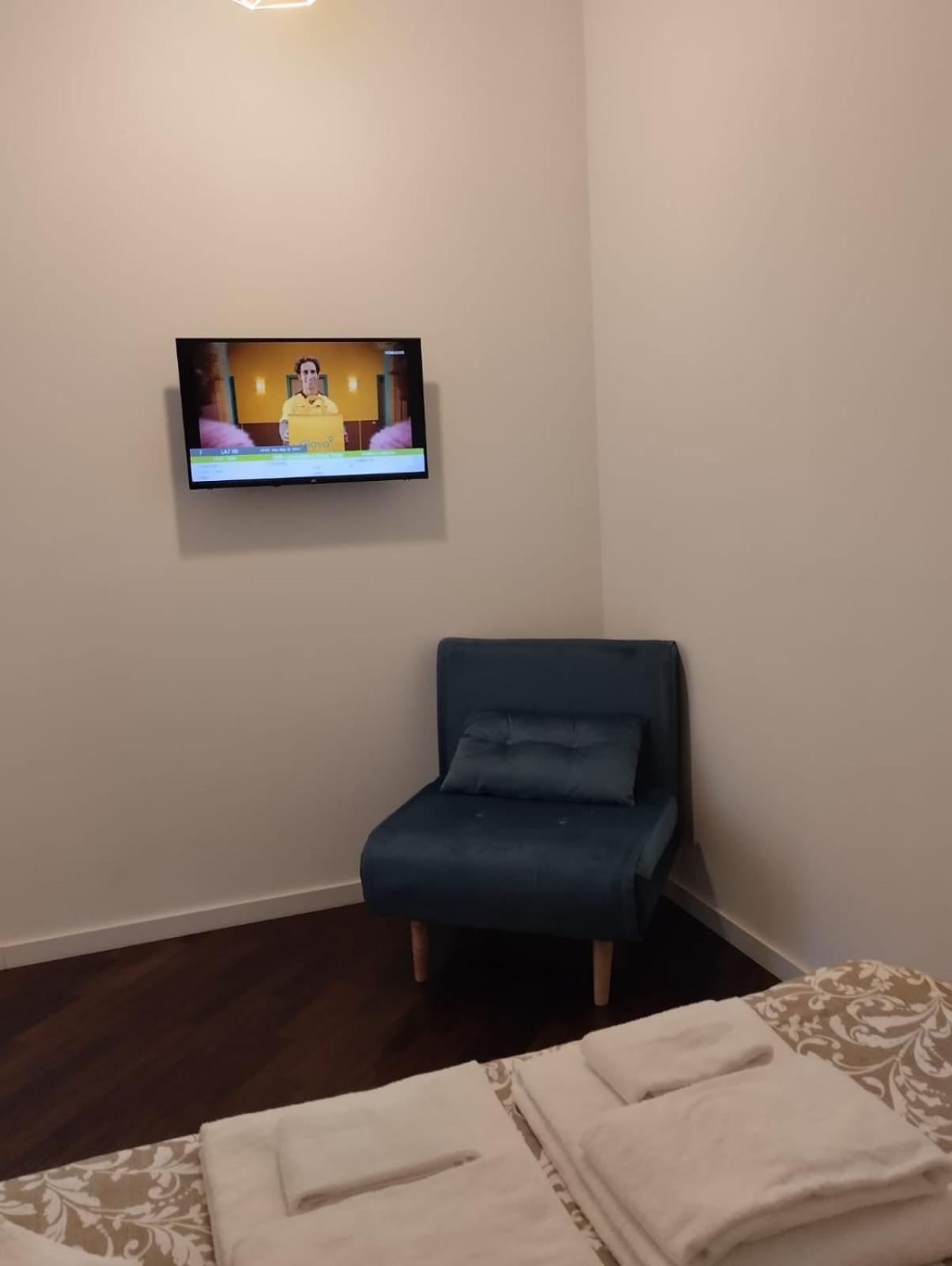 Residence E Appartamenti Cavallerizza 나폴리 외부 사진