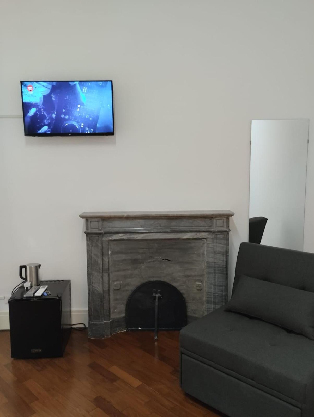 Residence E Appartamenti Cavallerizza 나폴리 외부 사진