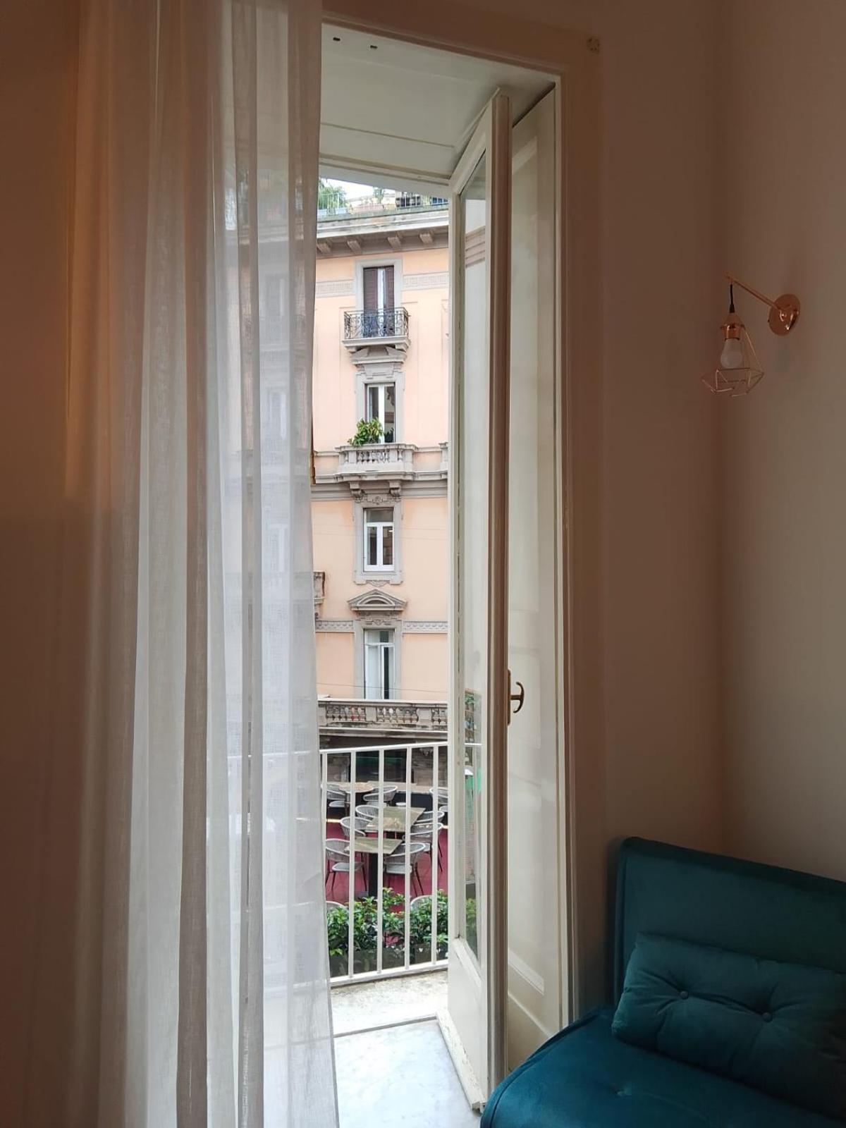Residence E Appartamenti Cavallerizza 나폴리 외부 사진