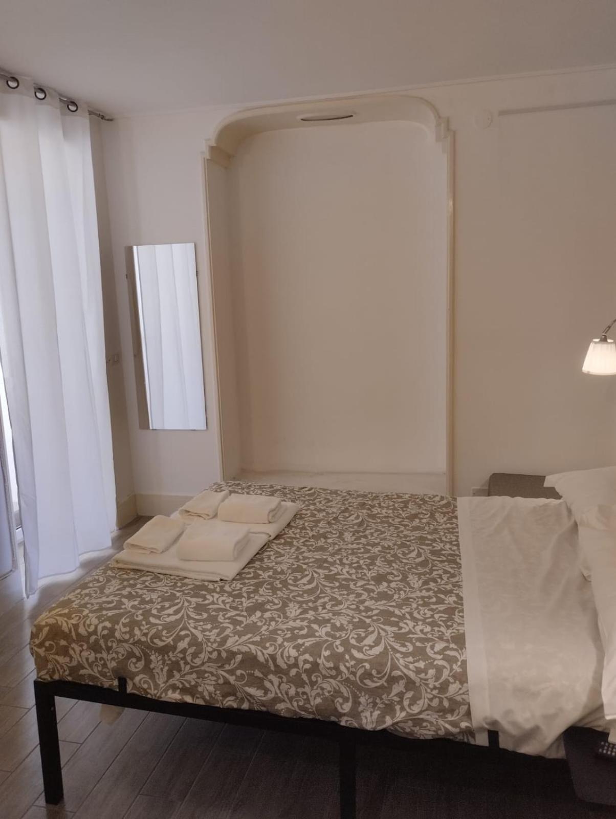 Residence E Appartamenti Cavallerizza 나폴리 외부 사진